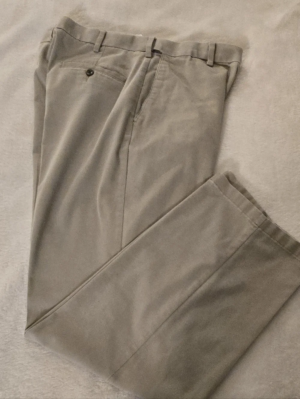 Dockers Relaxed Fit Tan Flat-Front Khaki Chinos 34x32